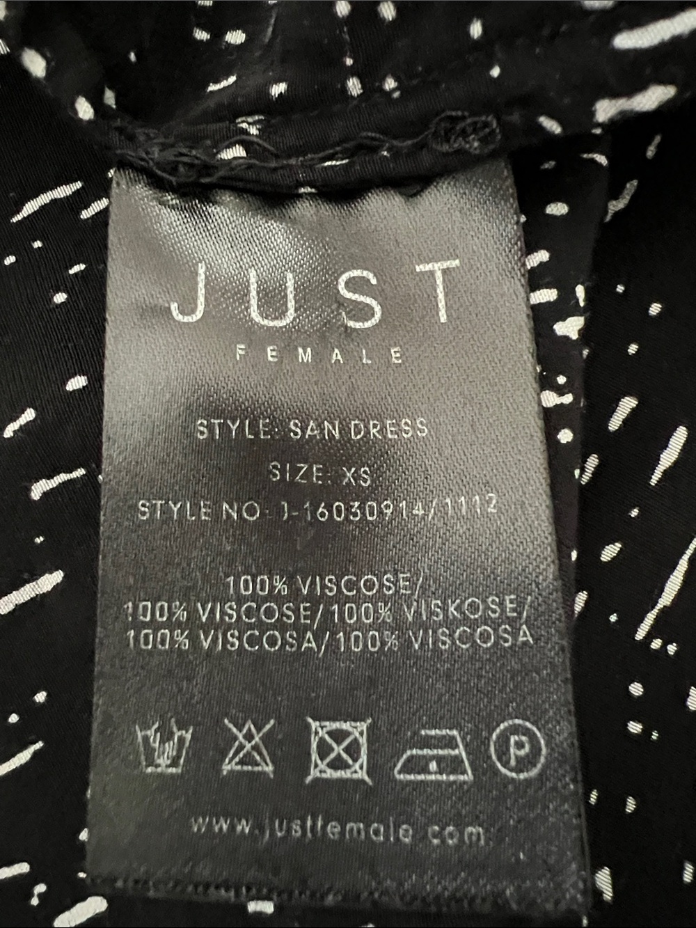 Just Female Black and White Abstract Dot Print Top - Picture 6 of 6